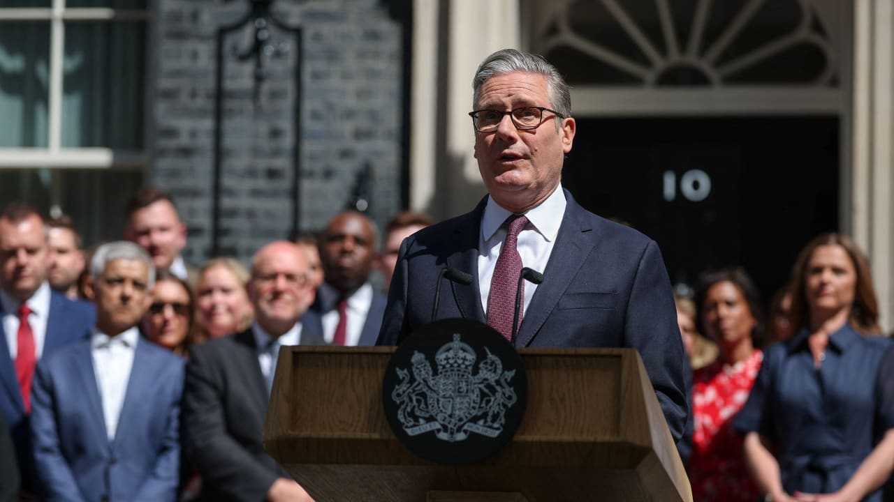 Britain's Seventh PM in a Decade Sworn In After King Accepts Starmer Resignation