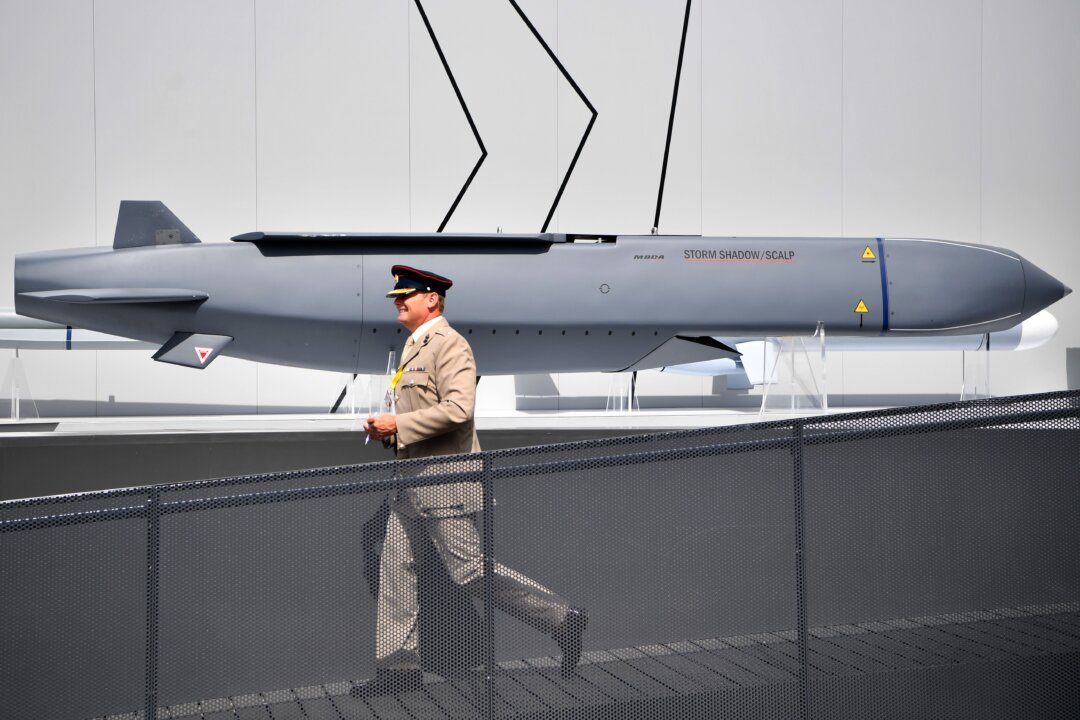 Russia threatens UK targets while Kremlin denies any plan to hit NATO