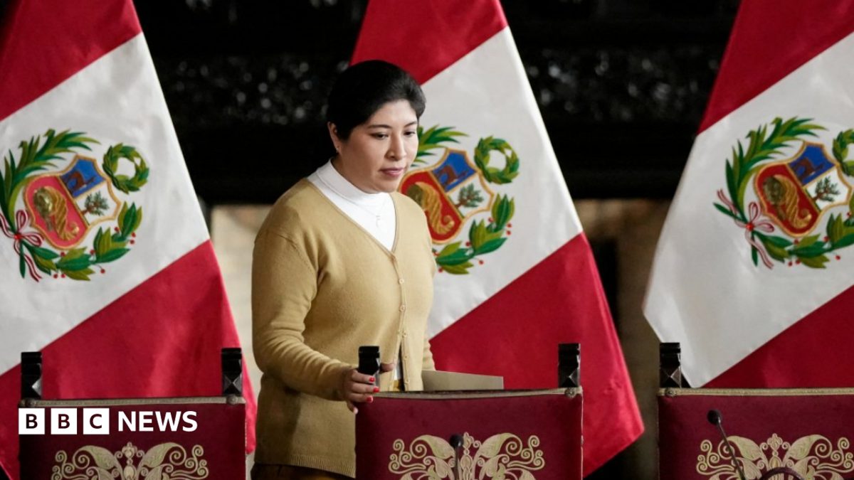 Mexico and Peru restore diplomatic ties after Chávez safe-conduct