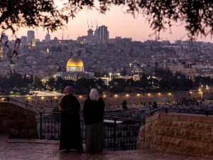Outlets agree on Al-Aqsa raids but split on whether Ben-Gvir or Netanyahu drove the timing